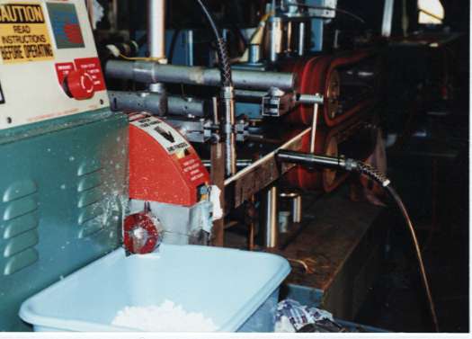 extrusion1.jpg (24210 bytes)